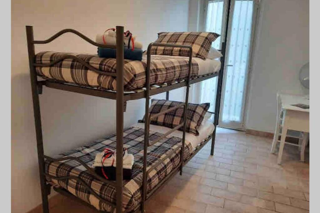 Casa Flea - Holiday Apartment With 2 Bedrooms Gualdo Tadino Exterior photo