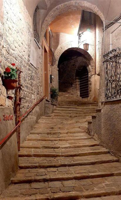 Casa Flea - Holiday Apartment With 2 Bedrooms Gualdo Tadino Exterior photo